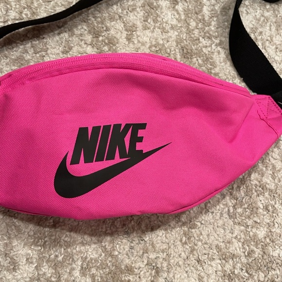 Nike fanny pack - Picture 3 of 11